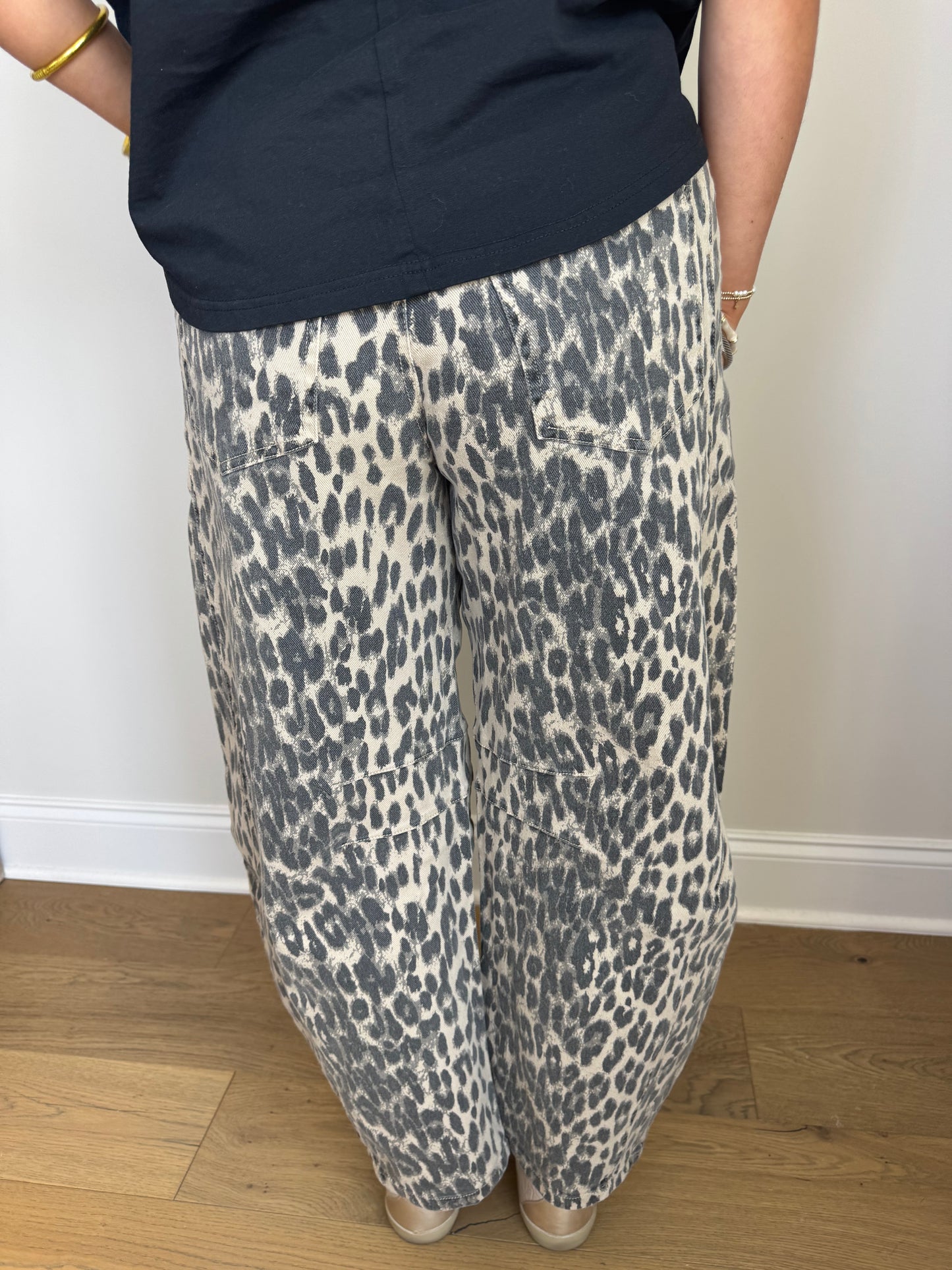 Leopard Printed Barrel Jeans