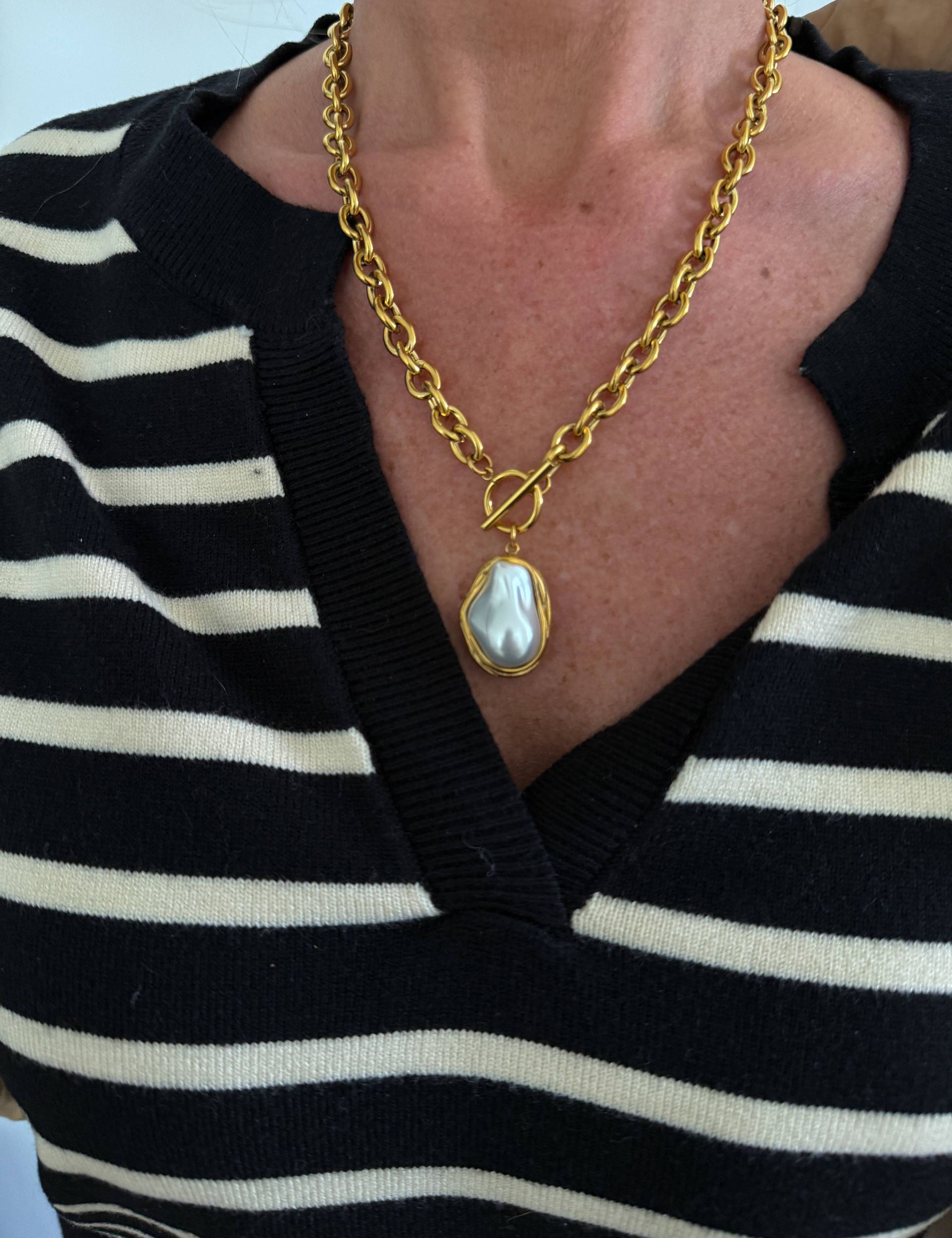 PEARL DROP NECKLACE