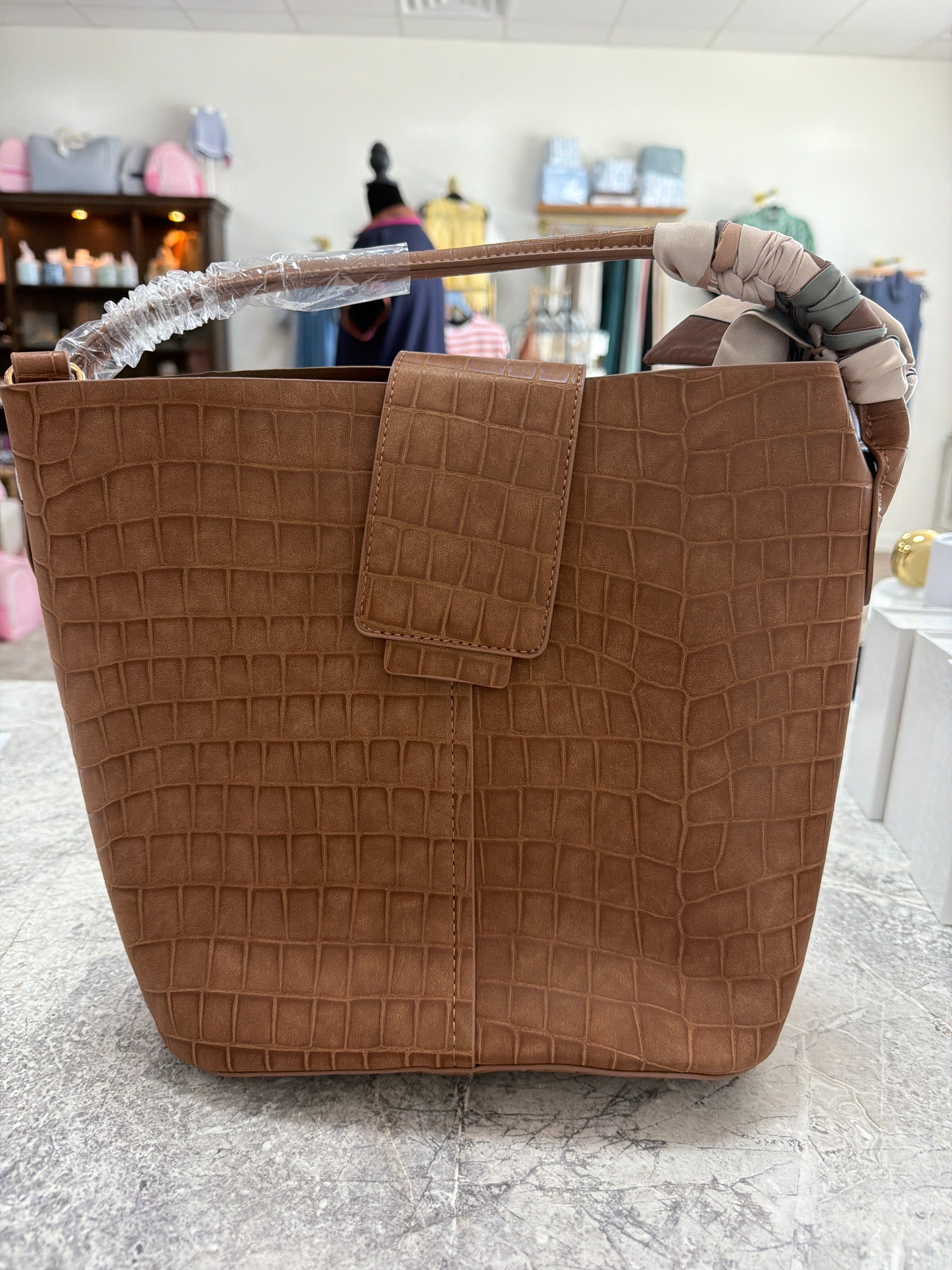 Lucia L bag
