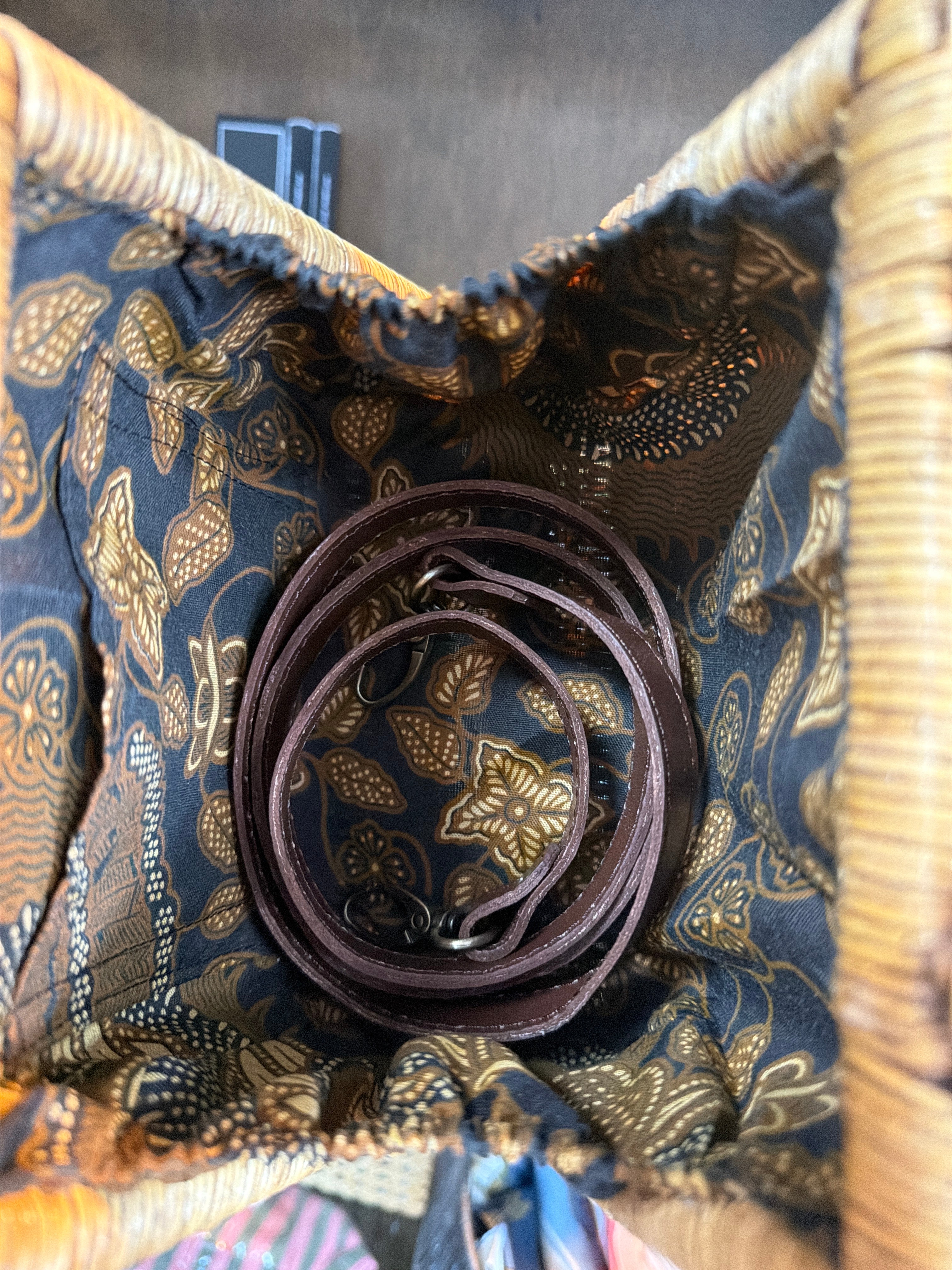 Petite rattan handbag