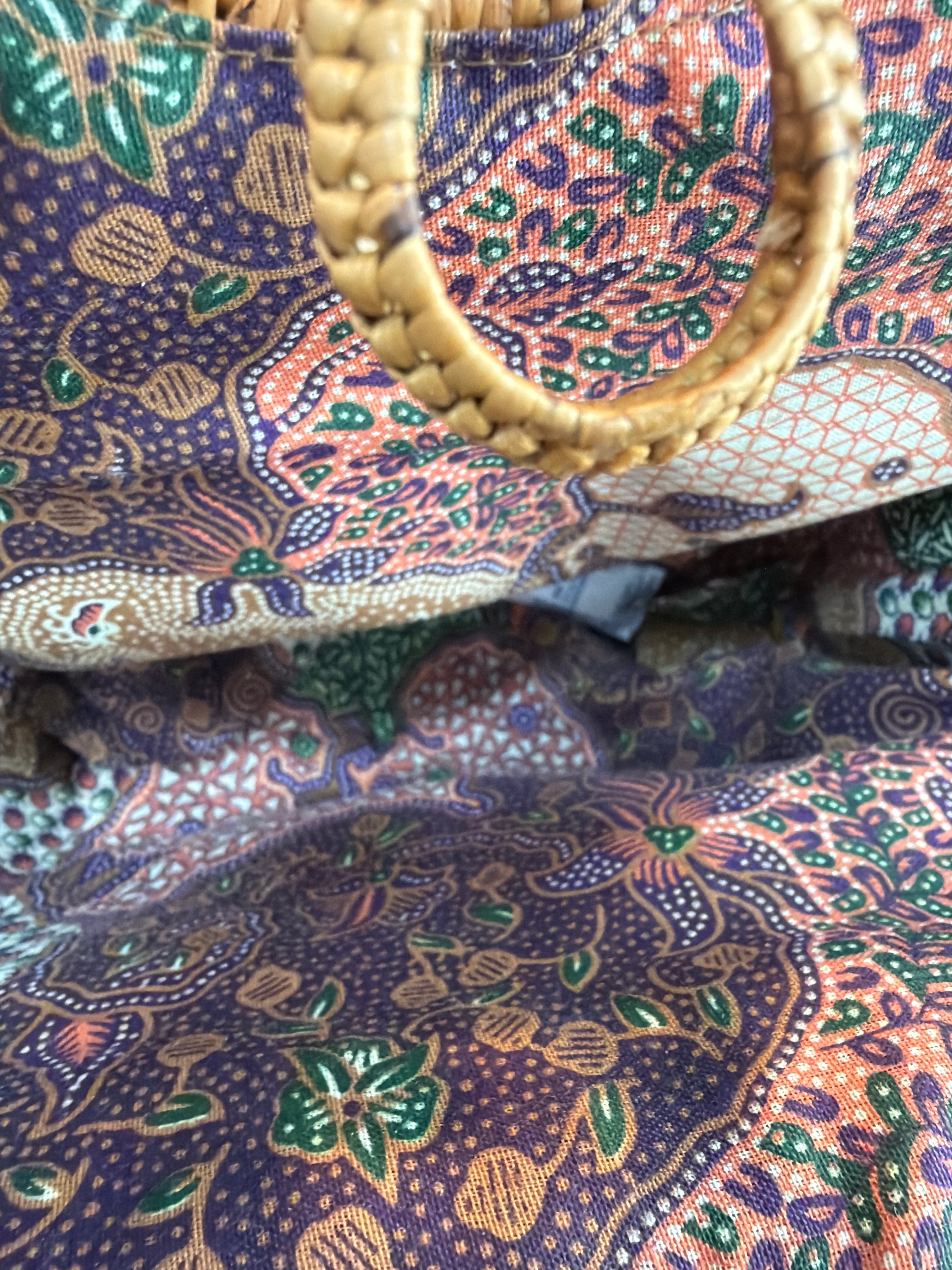 Round handle handbag
