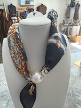 Black/Gold Pearl magnetic Scarf Necklace